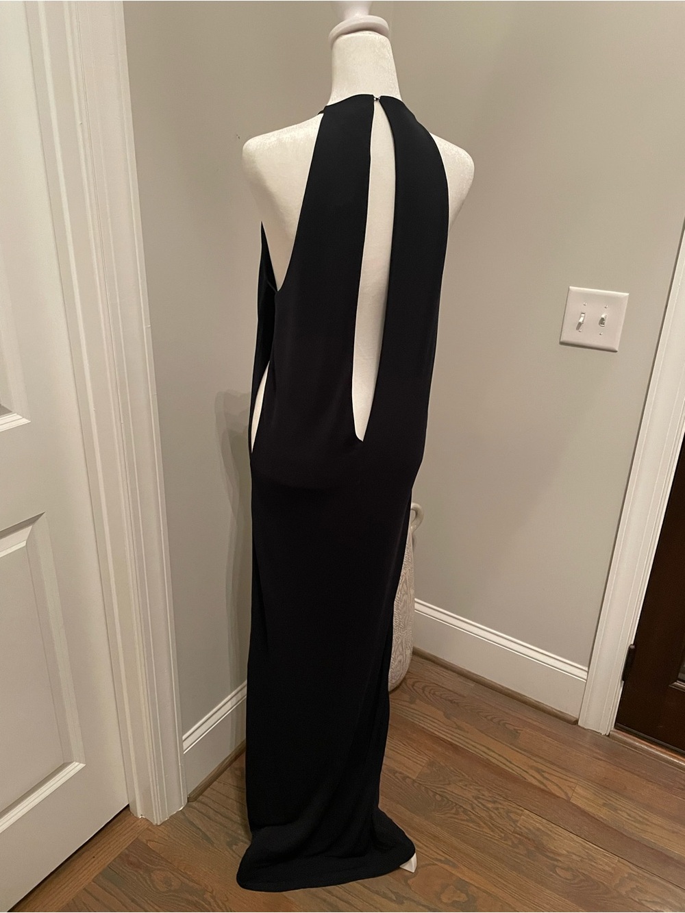 KHY Women's Black Keyhole Gown - Picture 6 of 10